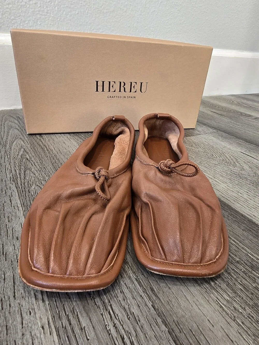 HEREU Puntera Pleat-Toe Leather Ballet Flats Chestnut Brown Size 35 / US 5